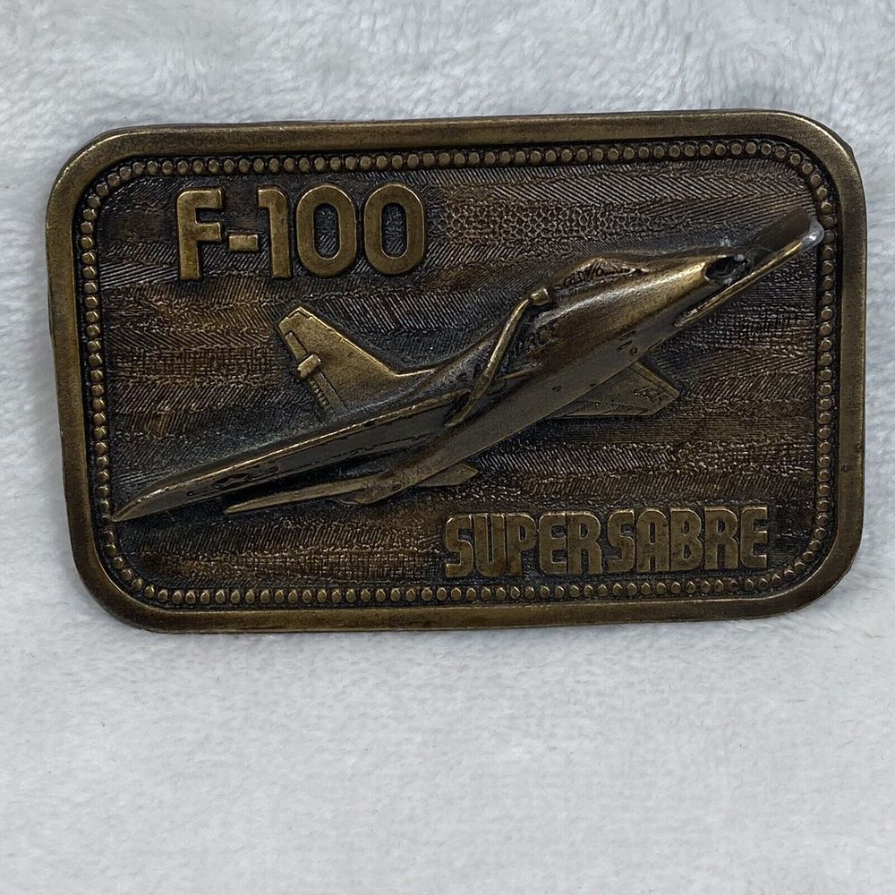 Vintage US Military F-100 Super‎ Sabre Aircraft Commemorative Belt Buckle metal